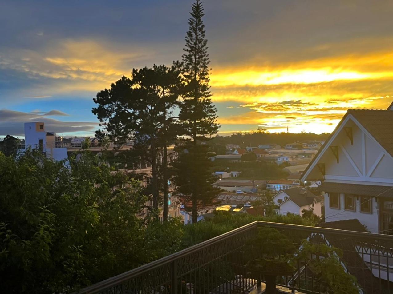 Monaco Hotel Khu Chi Lăng Kültér fotó